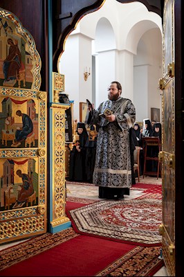 Литургия Преждеосвященных Даров и монашеский постриг в Свято-Алексиевском женском монастыре г. Саратова