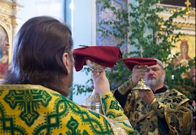 Божественная литургия в храме Сошествия Святого Духа г. Саратова