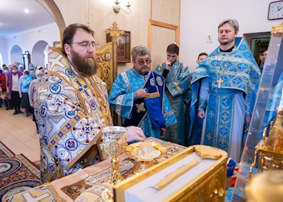 Митрополит Игнатий совершил Божественную литургию в храме в честь иконы Божией Матери «Скоропослушница» г. Шиханы Вольского района