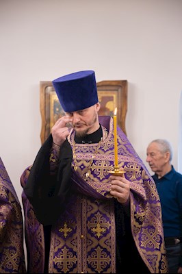 Митрополит Игнатий совершил всенощное бдение в храме в честь иконы Божией Матери «Скоропослушница» г. Шиханы Вольского района