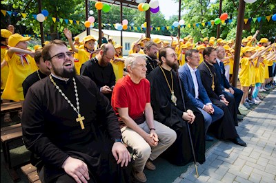 Митрополит Игнатий принял участие в церемонии открытия летнего сезона в лагере «Солнечный»