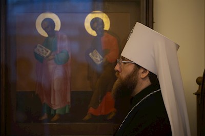 Совершена панихида по саратовским святителям