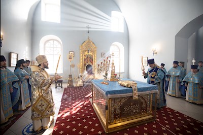 Митрополит Игнатий совершил Божественную литургию в Покровском храме г. Петровска
