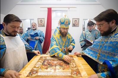 Митрополит Игнатий совершил Великое освящение храма в честь иконы Божией Матери «Спорительница хлебов» с. Кувыка и первую Божественную литургию в новоосвященном храме