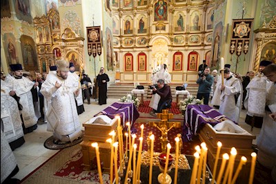 В Покровском соборе прошла торжественная встреча саратовских святителей