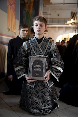 Митрополит Игнатий совершил великое повечерие с чтением Великого покаянного канона преподобного Андрея Критского в Свято-Никольском мужском монастыре г. Саратова