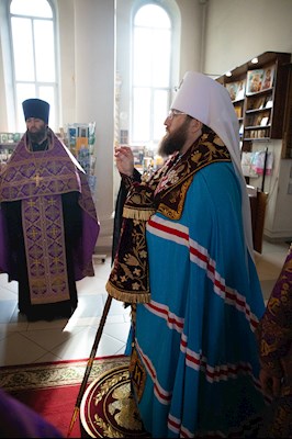 Митрополит Игнатий совершил всенощное бдение с чином воздвижения Креста в кафедральном соборе Живоначальной Троицы г. Вольска