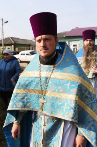 Божественная литургия в храме в честь Покрова Пресвятой Богородицы города Петровска