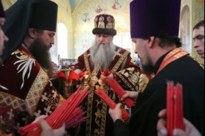 Великая Пасхальная вечерня в Покровском храме Саратова