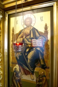 Крещальная литургия в Свято-Троицком соборе Саратова