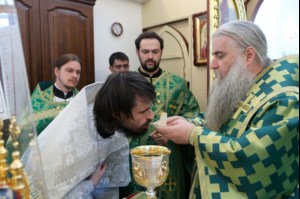 Божественная литургия в храме во имя святителя Луки (Войно-Ясенецкого) города Саратова