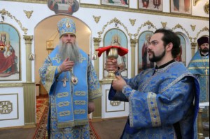 Божественная литургия в храме в честь Покрова Пресвятой Богородицы р.п. Новые Бурасы
