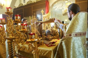 Божественная литургия на Архиерейском подворье — храме во имя преподобного Серафима Саровского г. Саратова