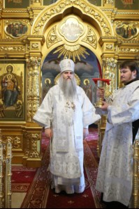 Крещальная литургия в Свято-Троицком кафедральном соборе города Саратова
