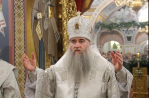 Митрополит Лонгин совершил Рождественское ночное богослужение