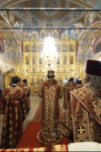 Всенощное бдение в Свято-Троицком кафедральном соборе Саратова