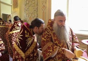 Божественная литургия в храме в честь Покрова Пресвятой Богородицы г.Саратова