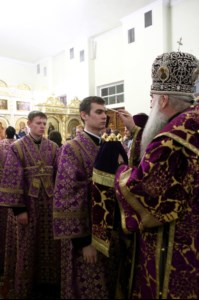 Всенощное бдение на Архиерейском подворье – храме во имя преподобного Серафима Саровского г.Саратова
