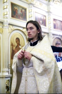 Божественная литургия на Архиерейском подворье — храме во имя преподобного Серафима Саровского г.Саратова