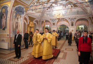 Всенощное бдение в Свято-Троицком кафедральном соборе города Саратова
