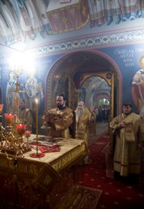 Божественная литургия и новогодний молебен в Свято-Троицком кафедральном соборе города Саратова