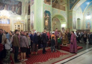 Всенощное бдение в храме в честь Покрова Пресвятой Богородицы г.Саратова