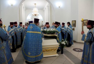 Всенощное бдение с чином Погребения Божией Матери в Свято-Троицком кафедральном соборе г. Вольска