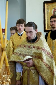 Божественная литургия в храме святых первоверховных апостолов Петра и Павла г. Красноармейска