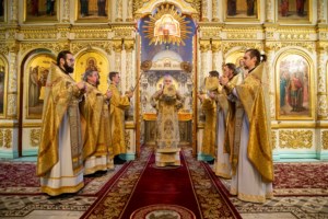 Божественная литургия в храме Сошествия Святого Духа г. Саратова