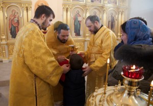 Совершена первая Литургия в новом храме на Увекском кладбище г.Саратова