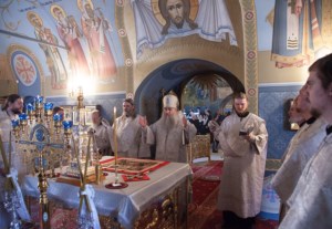 Божественная литургия и крещение оглашенных в Свято-Троицком кафедральном соборе Саратова