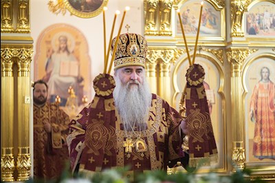 Божественная литургия в храме во имя святого благоверного князя Михаила Черниговского и боярина его Феодора на Увекском кладбище г. Саратова
