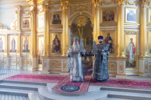 Литургия Преждеосвященных Даров на Архиерейском подворье — в храме во имя святого апостола и евангелиста Иоанна Богослова при СПДС