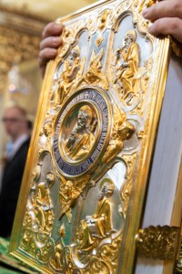 Божественная литургия в храме в честь Покрова Пресвятой Богородицы г. Саратова