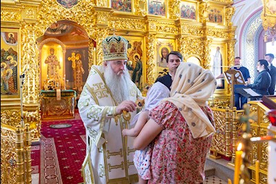 Божественная литургия в Свято-Троицком кафедральном соборе г. Саратова