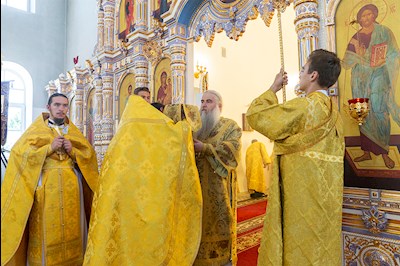 Божественная литургия в Петропавловском храме г. Аткарска