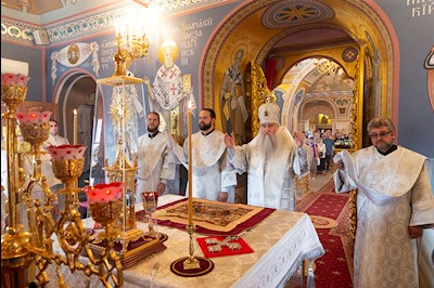 Божественная литургия в Свято-Троицком кафедральном соборе г. Саратова