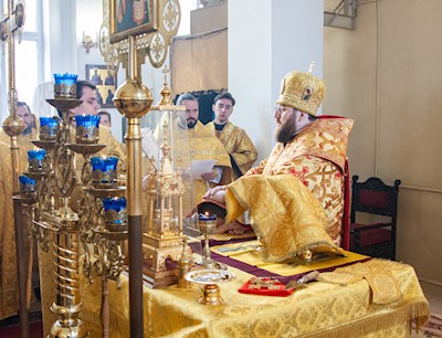 Митрополит Игнатий совершил Божественную литургию в храме Казанской иконы Божией Матери г. Саратова