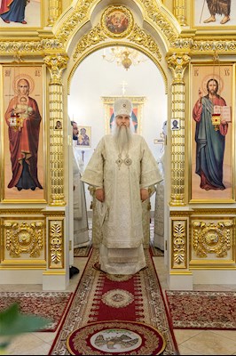 Божественная литургия в храме святых Царственных страстотерпцев г. Саратова