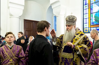 Всенощное бдение на Архиерейском подворье – в храме в честь иконы Божией Матери «Утоли моя печали» г. Саратова