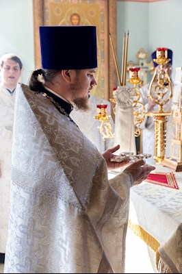 Божественная литургия в Вознесенско-Пантелеимоновском храме с. Усть-Курдюм Саратовского района