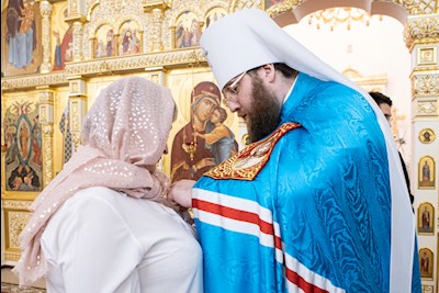 Митрополит Игнатий совершил великое повечерие в соединении с утреней в храме Рождества Христова г. Саратова