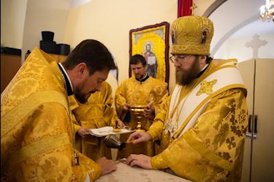 Митрополит Игнатий совершил Великое освящение храма святой блаженной Ксении Петербургской п. Красный Текстильщик и Божественную литургию в новоосвященном храме