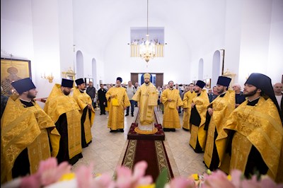 Митрополит Игнатий совершил всенощное бдение в храме апостола и евангелиста Иоанна Богослова г. Саратова