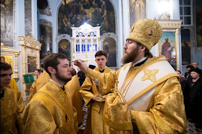 Митрополит Игнатий совершил всенощное бдение в Свято-Духовском соборе г. Саратова