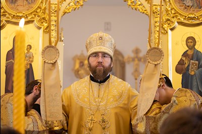 Митрополит Игнатий совершил Божественную литургию в Свято-Никольском храме с. Октябрьский Городок