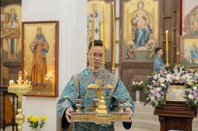 Митрополит Игнатий совершил всенощное бдение в храме святителя Тихона, епископа Воронежского, Задонского чудотворца, г. Саратова