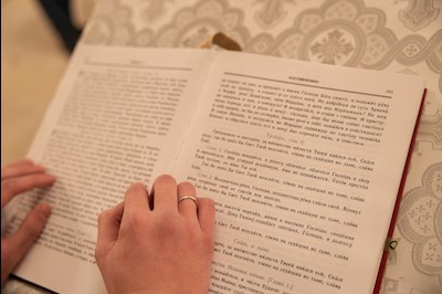 Митрополит Игнатий совершил Великую вечерню в соединении с Литургией святителя Василия Великого и чин Великого освящения воды в Покровском соборе г. Саратова