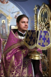 Крещальная литургия в Свято-Троицком соборе Саратова