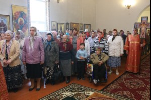 Божественная литургия в храме в честь Покрова Пресвятой Богородицы р.п. Новые Бурасы